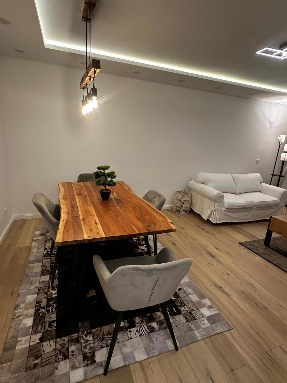 Apartment Place To Be In *